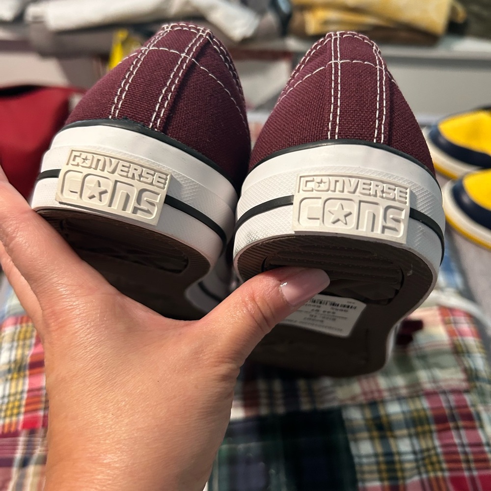 Converse Men’s Burgundy Sneakers